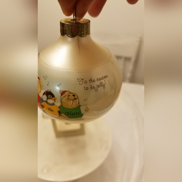 Vintage Hallmark Glass Keepsake Ornament 1983 Shirt Tales - Picture 10 of 10